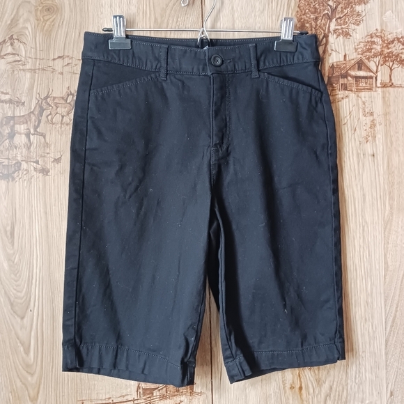 St.Johns Bay Black Bermuda Shorts Size 8  Tall - Picture 1 of 7